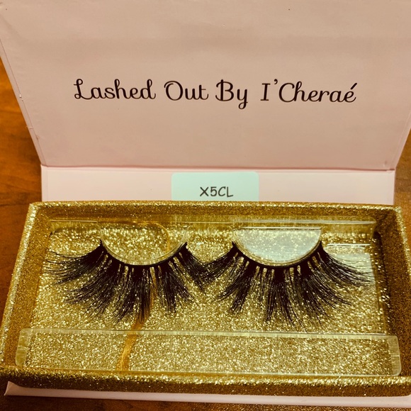 Lashes - Picture 2 of 8